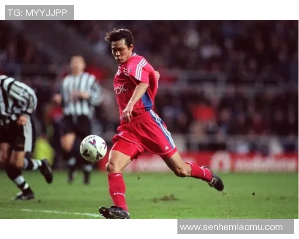 大胡子足球明星风采展现：从绿茵场到球迷心中不可或缺的传奇人物