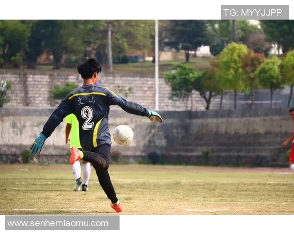 十七岁时的足球天才们如何用青春铸就未来 成就与挑战并行