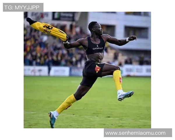 足球球星脖套热潮引发运动时尚与保暖功能双重关注 足球球星脖套热潮引发运动时尚与保暖功能双重关注